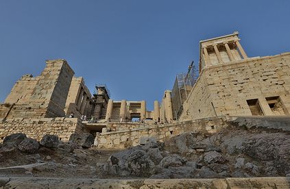 Пропилеи - торжественный вход на Акрополь